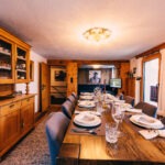 Essbereich Chalet St Anton am Arlberg großer Esstisch Gruppen
